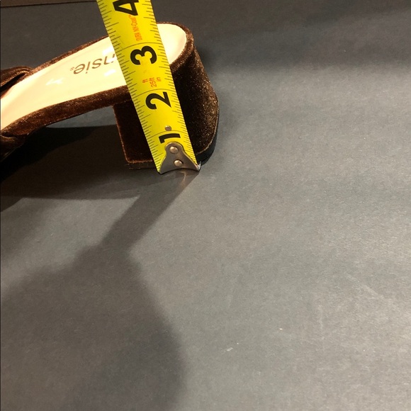 Kensie Ursina brown Velvet knotted block heel Slides Sandal size 10 brand new - Picture 10 of 10